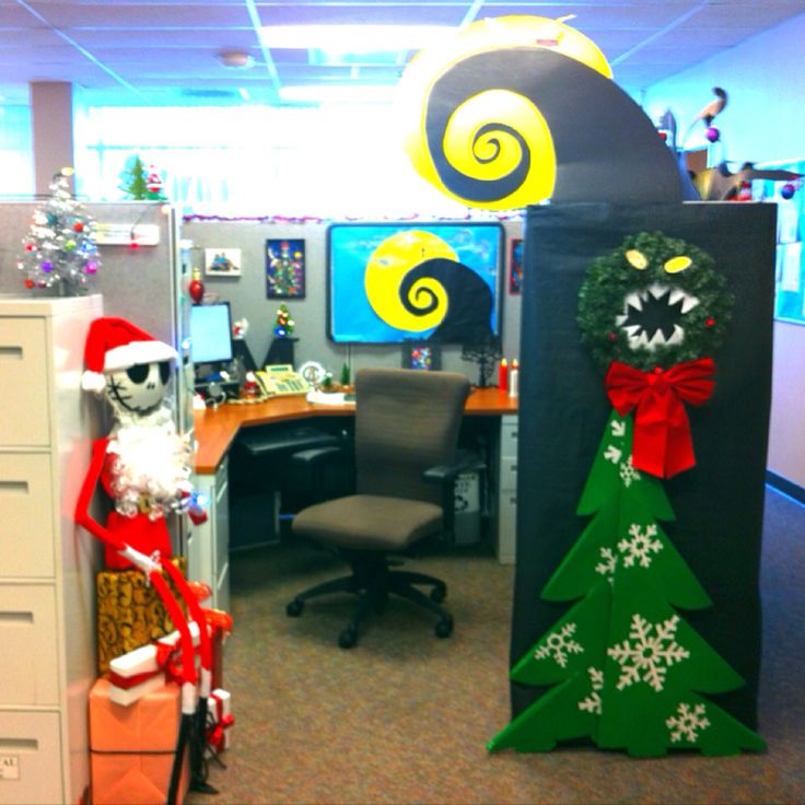 The Christmas cubicle contest