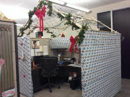 The Christmas cubicle contest
