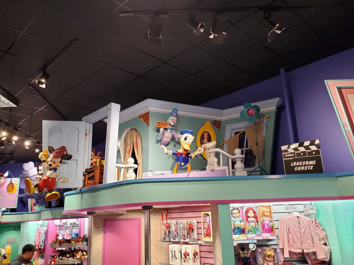 When the Disney Store felt like a small step into Disney World.