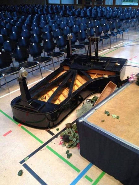 fail pics  grand piano falls off stage