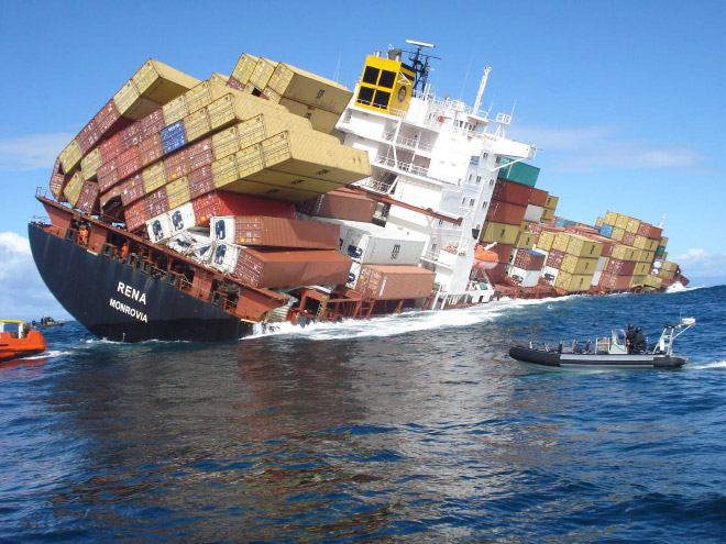 sinking container ship - Rena Monrovia