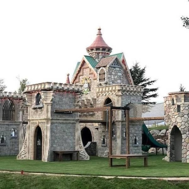21 Really Cool Playhouses Every Kid Would Enjoy
