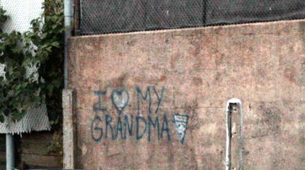 14 Unexpected Times Graffiti Was Oddly Polite