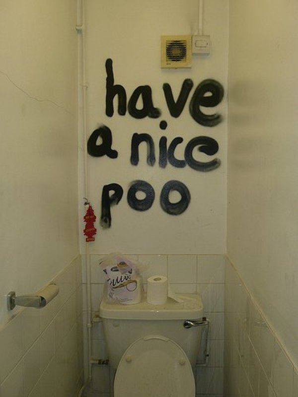 14 Unexpected Times Graffiti Was Oddly Polite