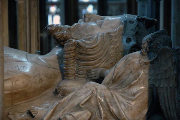 gloucester cathedral edward ii tomb