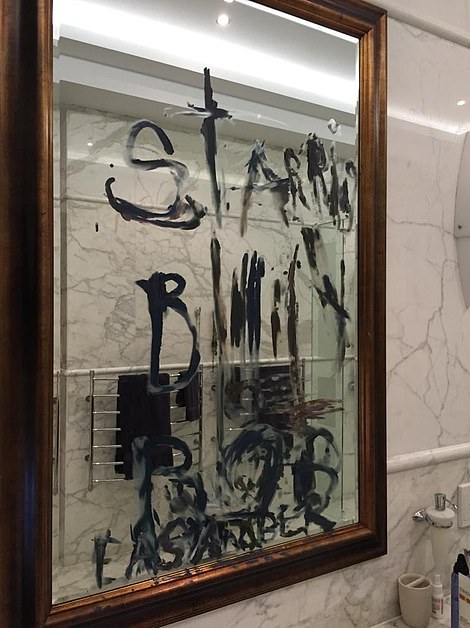 johnny depp painted the bathroom mirror