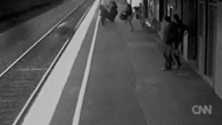 train suicide gif - Nd
