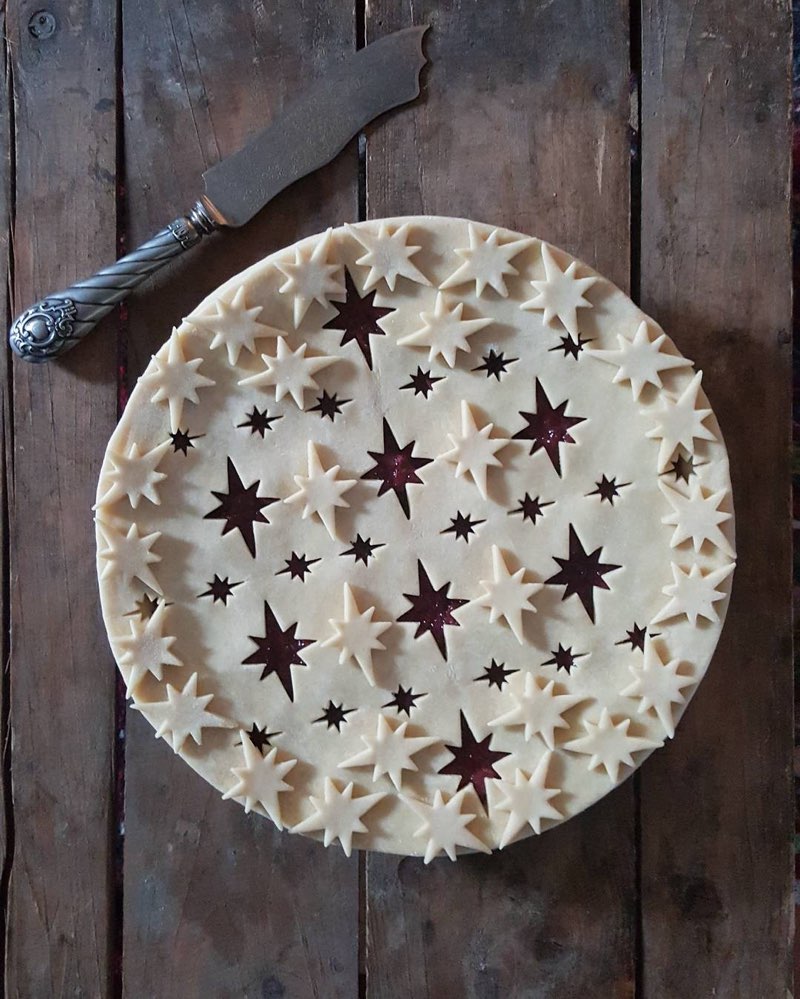 Feast Your Eyes On These Absolutely Exquisite Pie Crust Designs