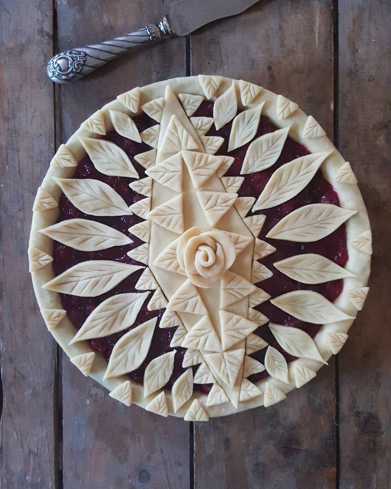 Feast Your Eyes On These Absolutely Exquisite Pie Crust Designs