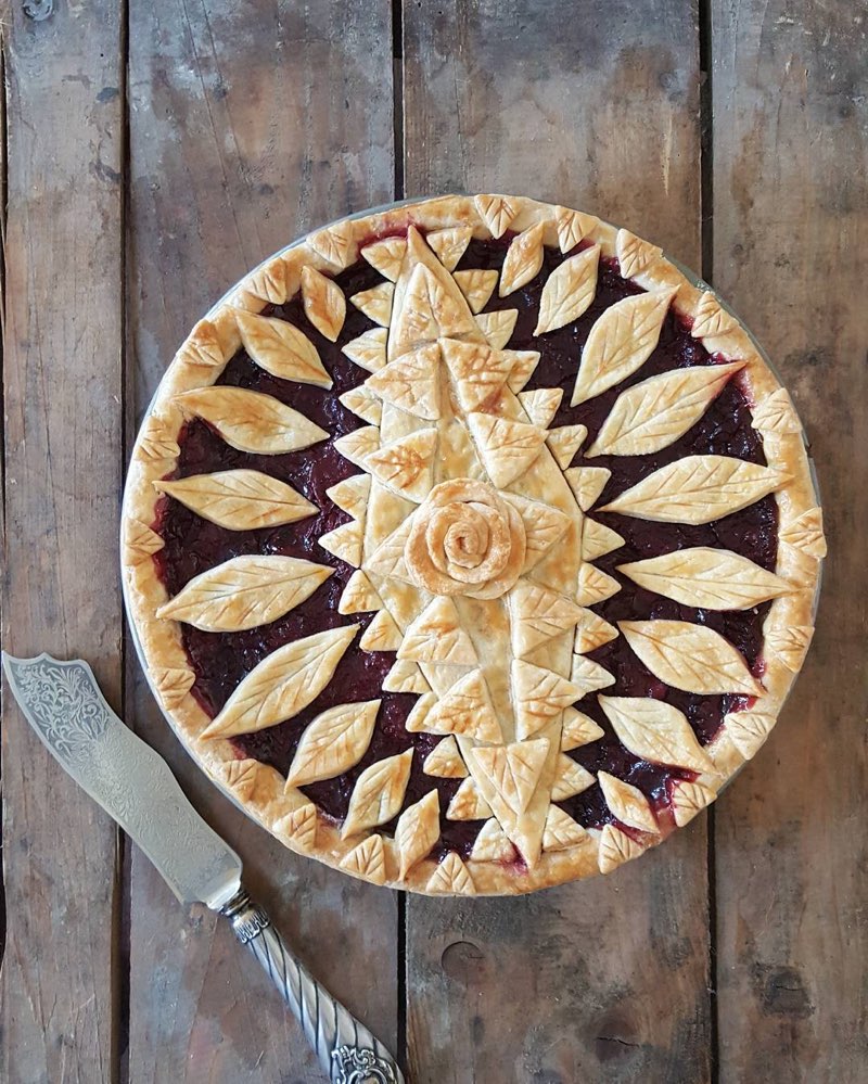 Feast Your Eyes On These Absolutely Exquisite Pie Crust Designs