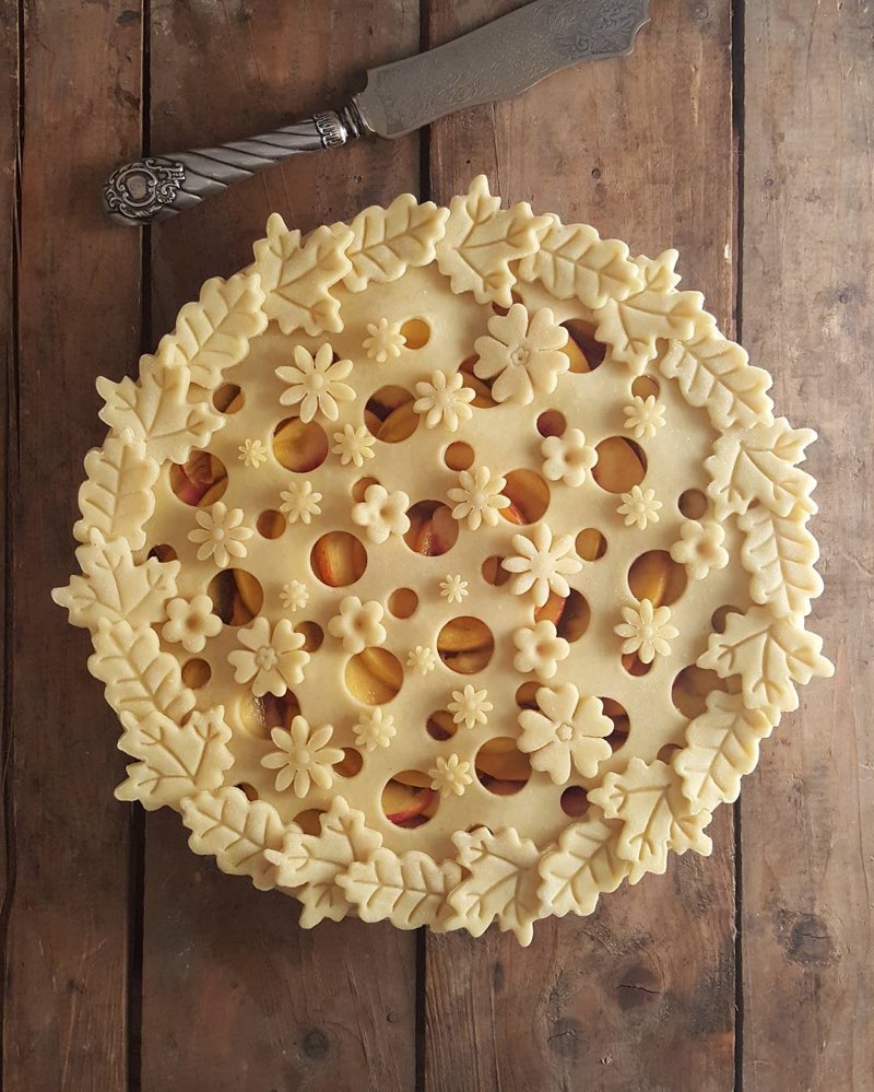 Feast Your Eyes On These Absolutely Exquisite Pie Crust Designs