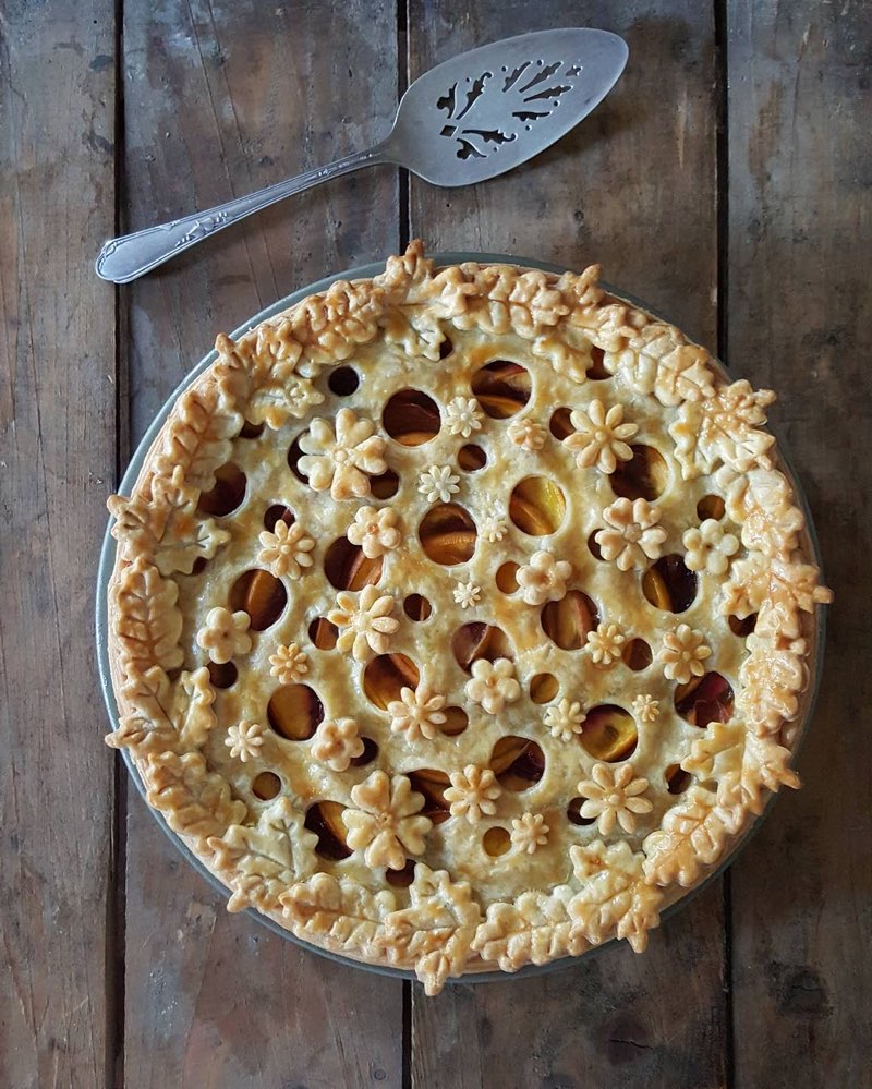 Feast Your Eyes On These Absolutely Exquisite Pie Crust Designs