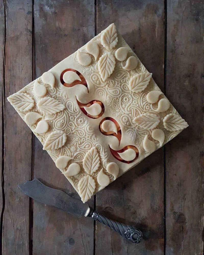 Feast Your Eyes On These Absolutely Exquisite Pie Crust Designs