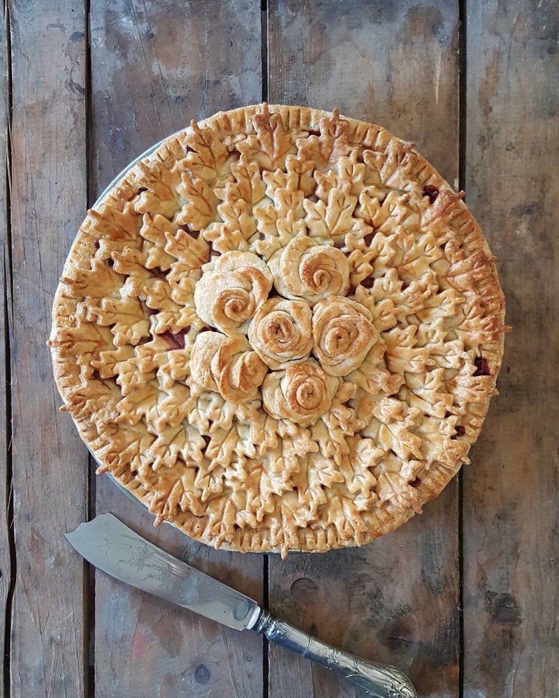 Feast Your Eyes On These Absolutely Exquisite Pie Crust Designs