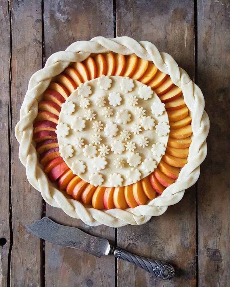 Feast Your Eyes On These Absolutely Exquisite Pie Crust Designs