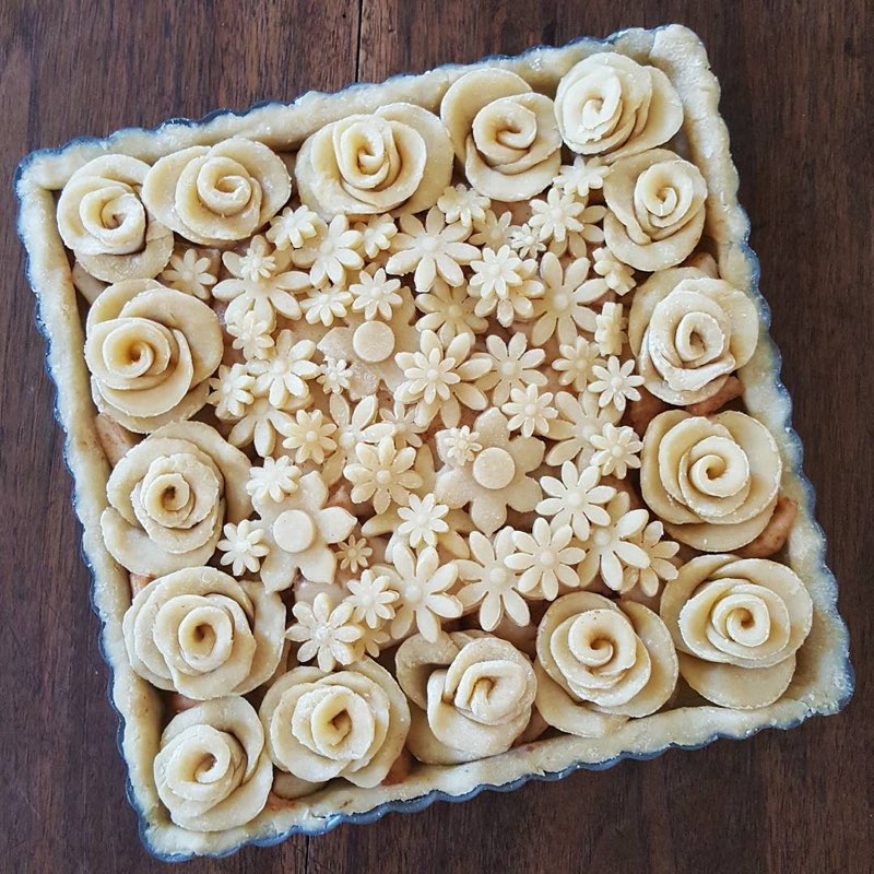 Feast Your Eyes On These Absolutely Exquisite Pie Crust Designs