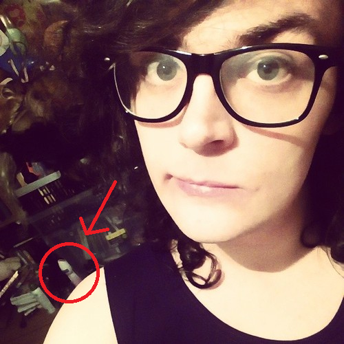 21 Funny Selfies that Prove Why You Should Check Your Surroundings.