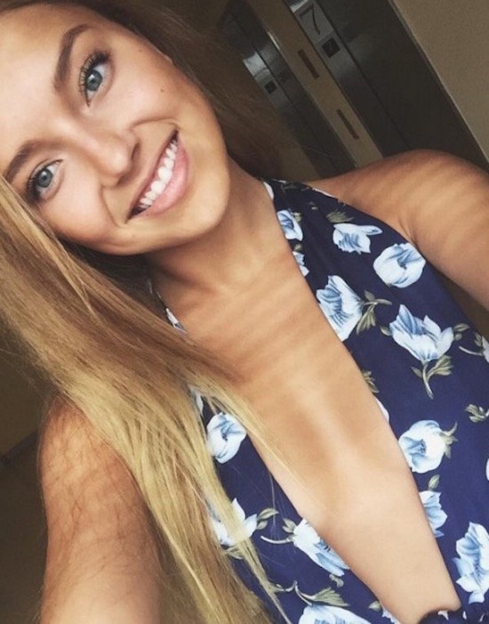 29 Very Hot Self Shots For Your Sole Amusement
