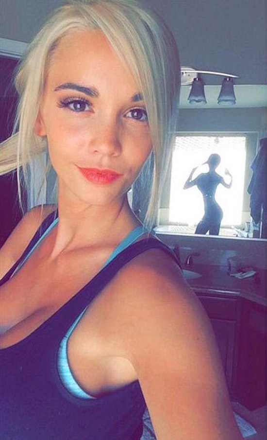 29 Very Hot Self Shots For Your Sole Amusement