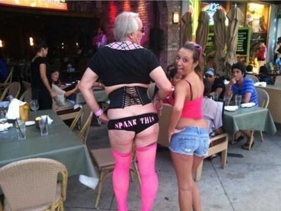 31 Strange Ass Pics We Really Need An Explanation For