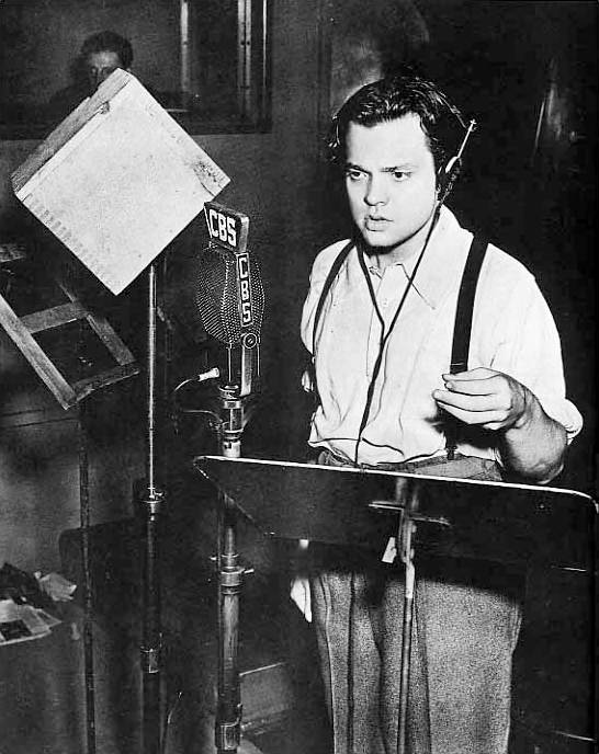 Orson Welles reading War of the Worlds as if its really happening during a live broadcast in 1938. The public had no idea it was fake. Panic and mass confusion gripped the US in most places for at least a day as people, despite not seeing any of the events they heard on the radio, thought Mars had invaded.