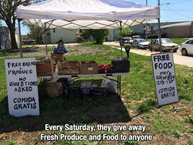 vehicle - Free Food every saturday Free Bread Produce No Questions Asked Comida Gratis 12151310 Comida Gratis Every Saturday, they give away Fresh Produce and Food to anyone,