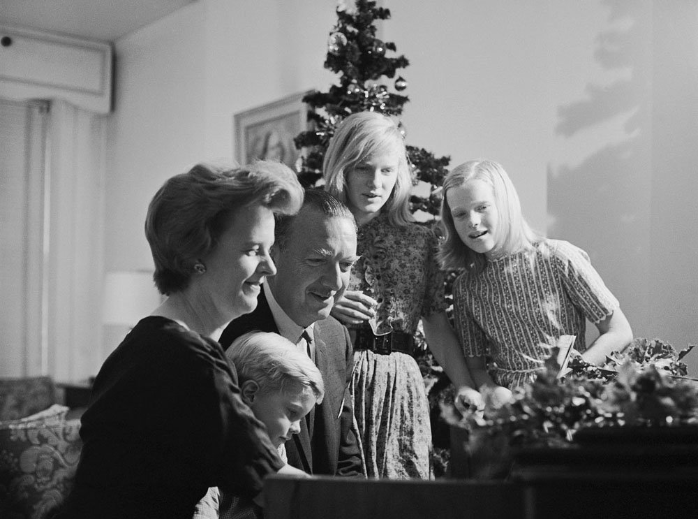 Enjoy This Present Of 34 Photos Of Christmas Past - Feels Gallery ...