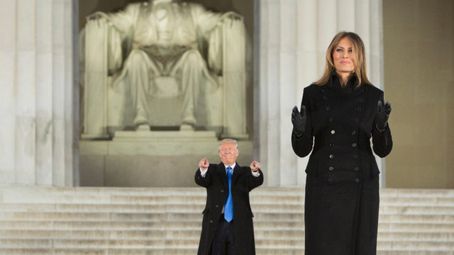 10 Hilarious Tiny Trump Photoshops
