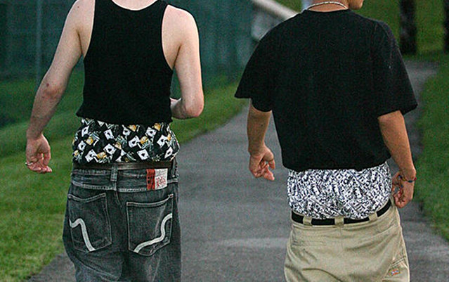 The city council approved on Tuesday night in a 5 -1 vote that the "sagging" of trousers or shorts where underwear is exposed.