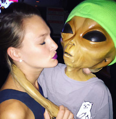 This Alien On Instagram Has An Awesome Life