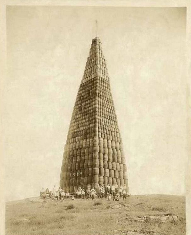 Liquor barrels set to be lit on fire - 1924
