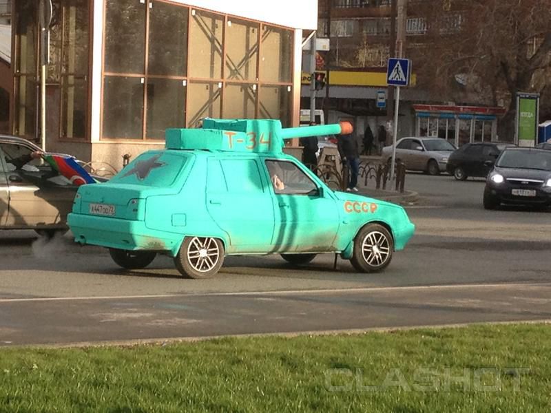 Funny Russians tuning their Cars to Celebrate Victory in World War II