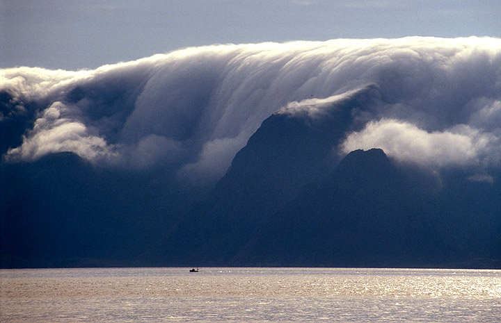 If that cloud was a wave...that boat would be toast