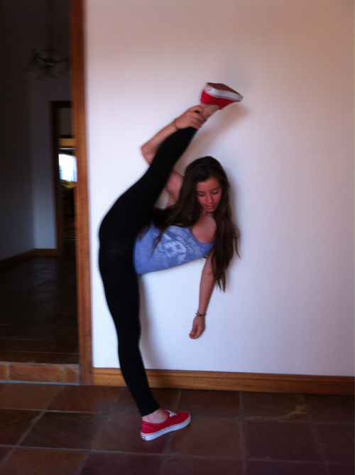 34 The Most Flexible Girls