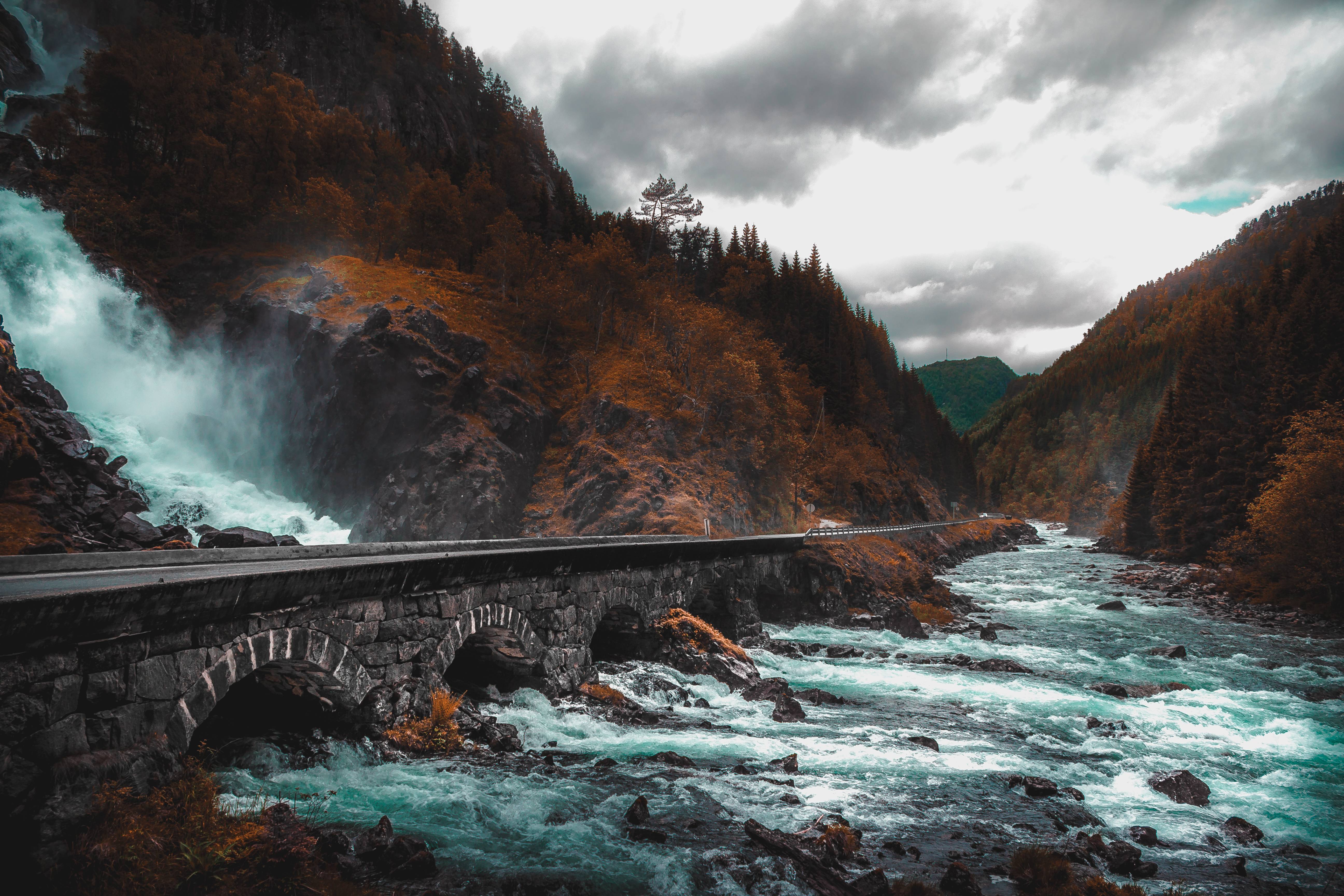 Låtefossen, Norway looks amazing