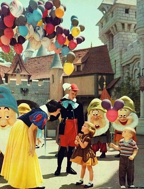 random pic disneyland 1961 - Aya.Com