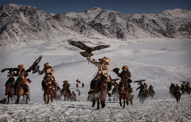 "Hunters in western China." The winner in the category "Environment"
Kevin Freyer