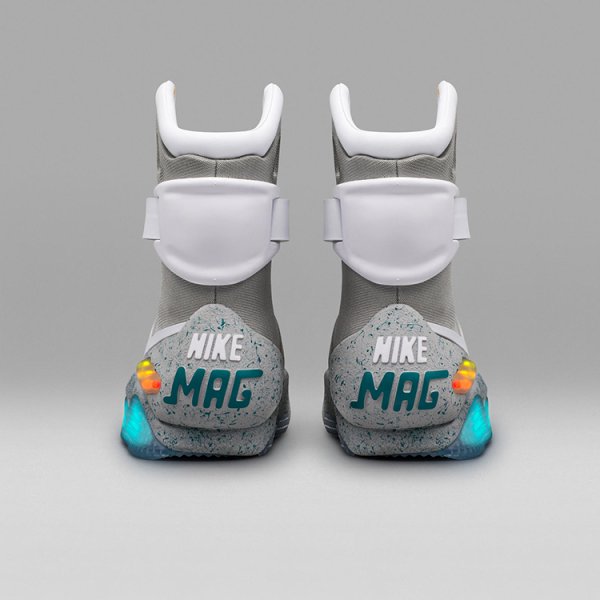 NIKE teams up with Michael J. Fox for Mags release (6 Photos)