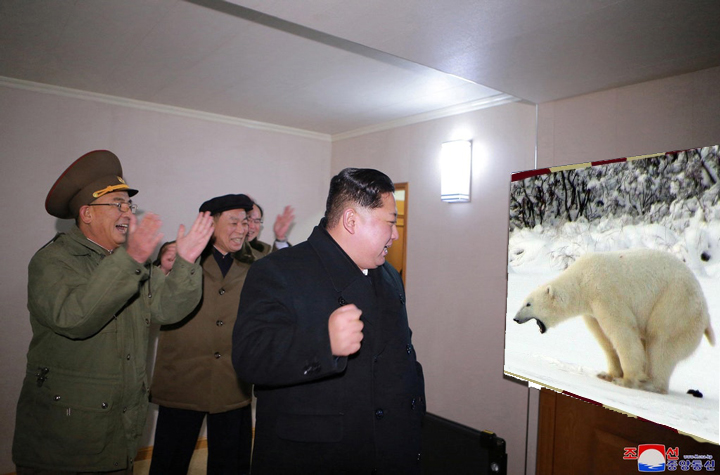 Kim cheers on a pooping polar bear