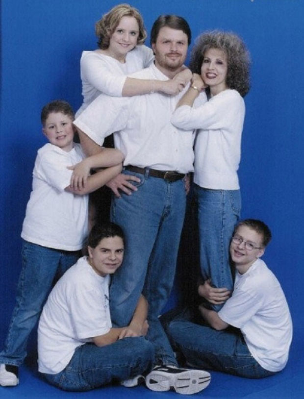 Awkward Family Photos That'll Make You Cringe