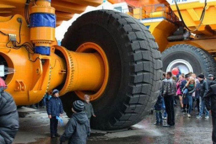 21 Crazy Oversized Things That Exist In The World