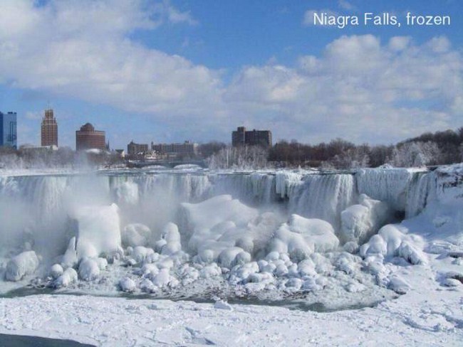 horseshoe falls - Niagra Falls, frozen