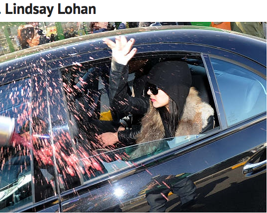 15 Celebrities Who actually ATTACKED Paparazzi! Remember # 11 ?