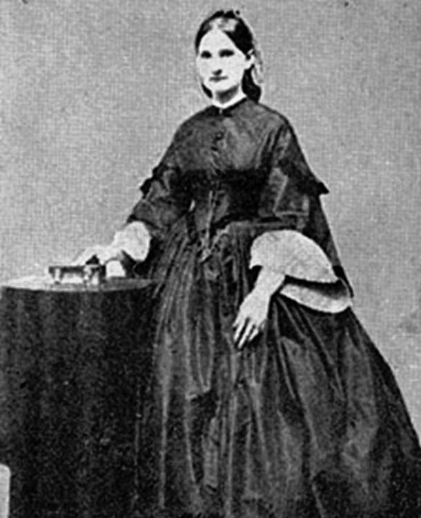 A spy for the Confederate Army in North Carolina, Pigott organized fishermen to spy for her as she hid secret messages in her skirt and carried them from New Bern through the sea ports to be transmitted to the proper authorities. Though she had been arrested by the Union forces several times on charges of blockade running, she still continued on. She oftentimes entertained Yankee soldiers at her parent’s farm so as to distract them while her brother-in-law, Rufus Bell, carried food to the Confederates hiding in the nearby woods.