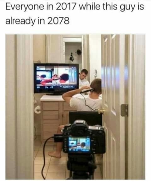 meme - salute to this genius - Everyone in 2017 while this guy is already in 2078