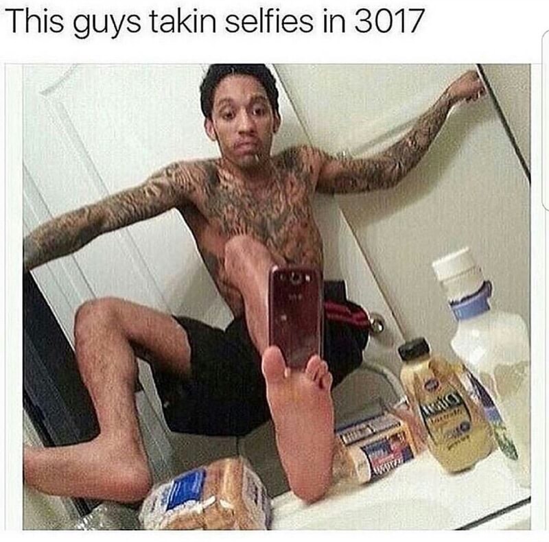 meme stream - kid is living in 3017 - This guys takin selfies in 3017