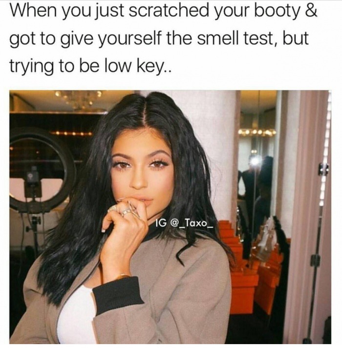 kylie jenner crimped hair - When you just scratched your booty & got to give yourself the smell test, but trying to be low key.. Ig