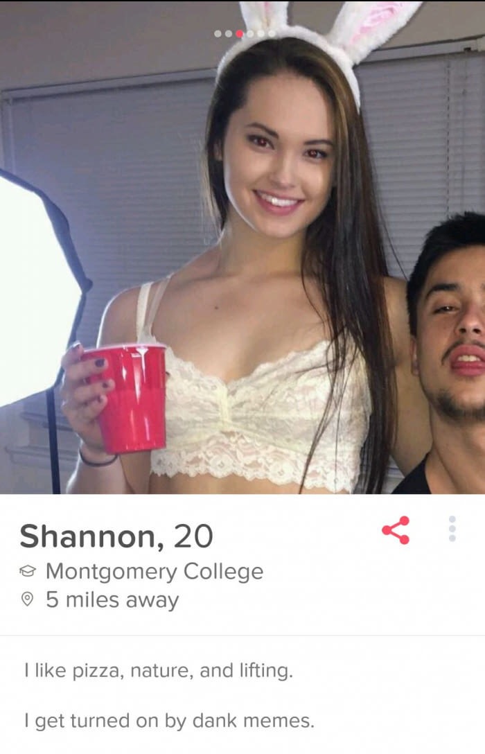 dank meme perfect girl doesn t exi meme - Shannon, 20 o Montgomery College 5 miles away I pizza, nature, and lifting. I get turned on by dank memes.
