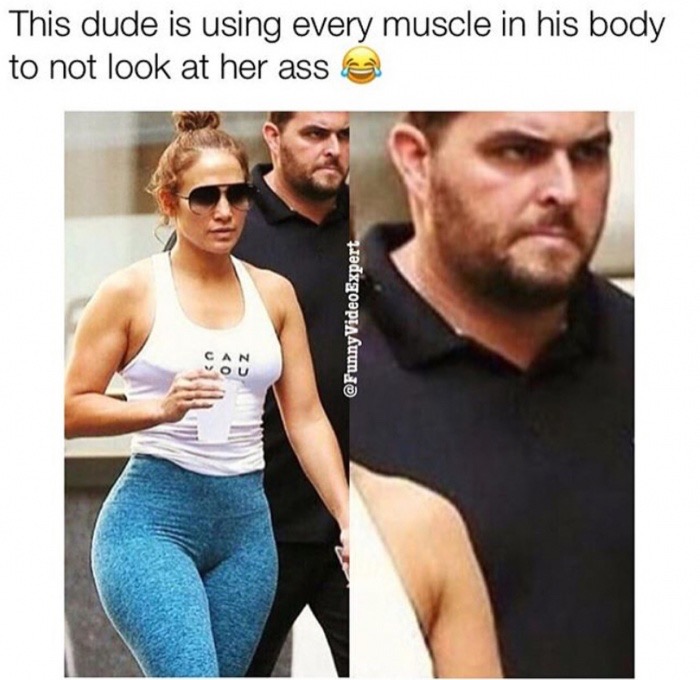 la chocha de jennifer lopez - This dude is using every muscle in his body to not look at her ass e Video Expert Can Vou
