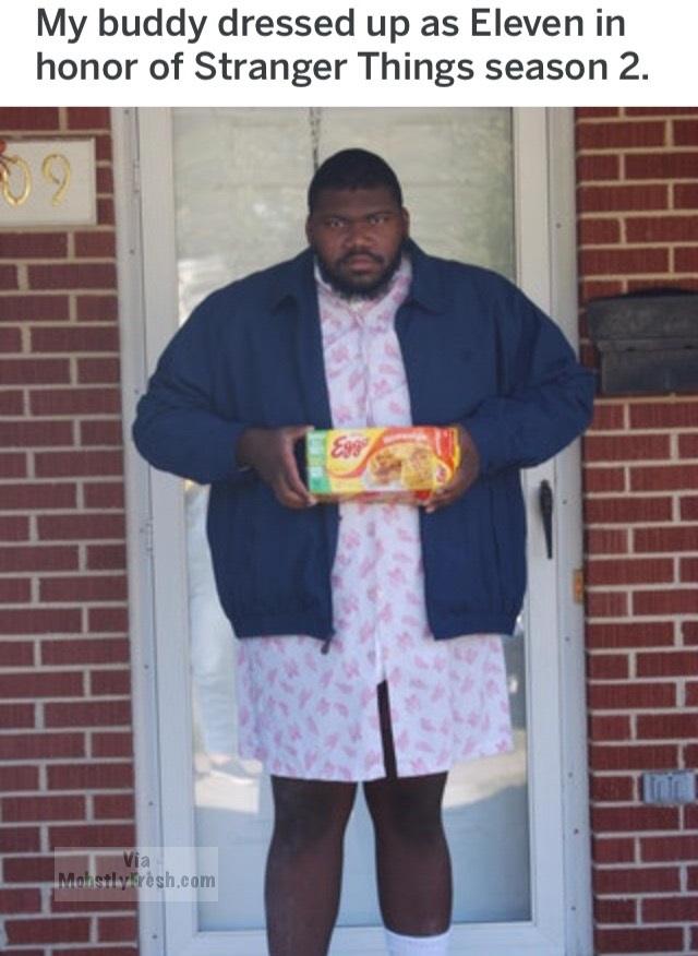 stranger things cosplay - My buddy dressed up as Eleven in honor of Stranger Things season 2. Hhhhh Molestly resh.com